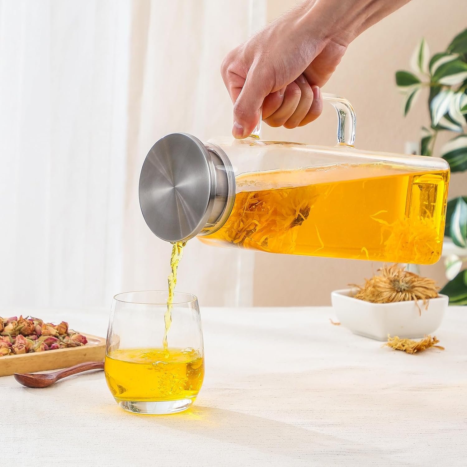 2L Square Glass Pitcher with Lid and Spout - Image 2