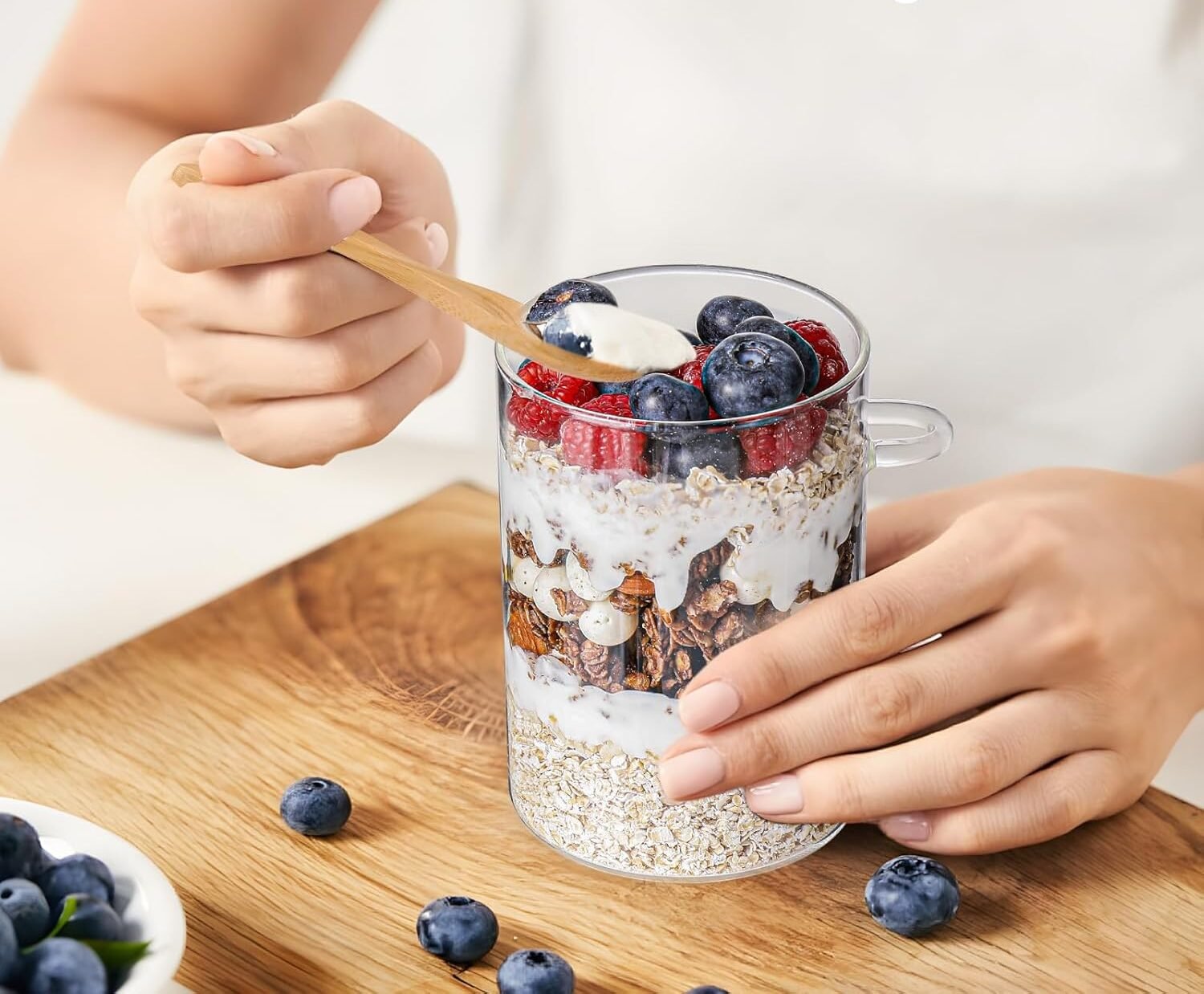 15oz Glass Container with Lid and Spoon - Image 2